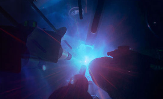 Weibel產生的磁場的證據