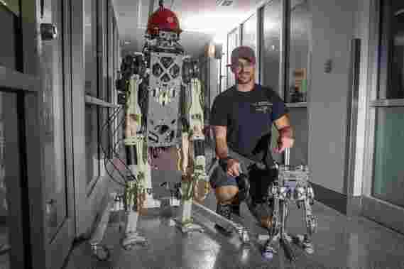 雙腿機器人在運行和跳躍時模仿人性平衡[視頻]